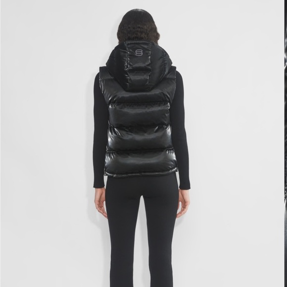 Aritzia NWT Black Hi-Gloss Superpuff Vest - Picture 1 of 5